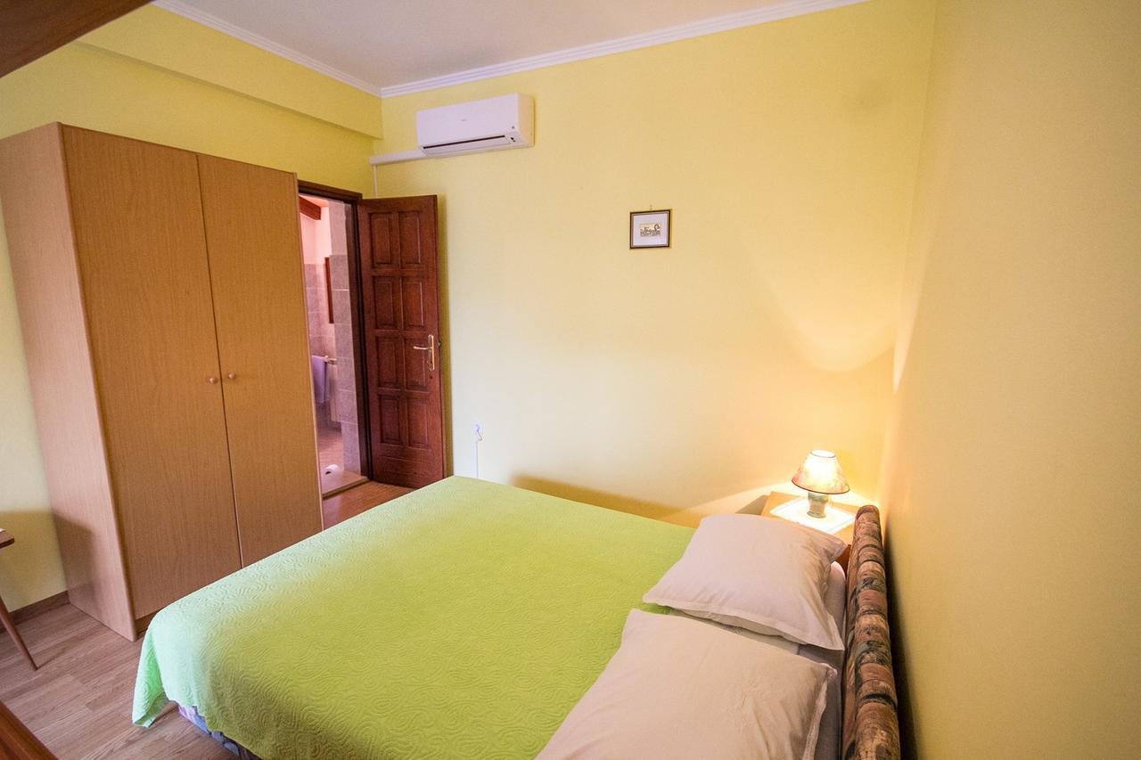 Sandra House With Apartment Umago Exterior foto